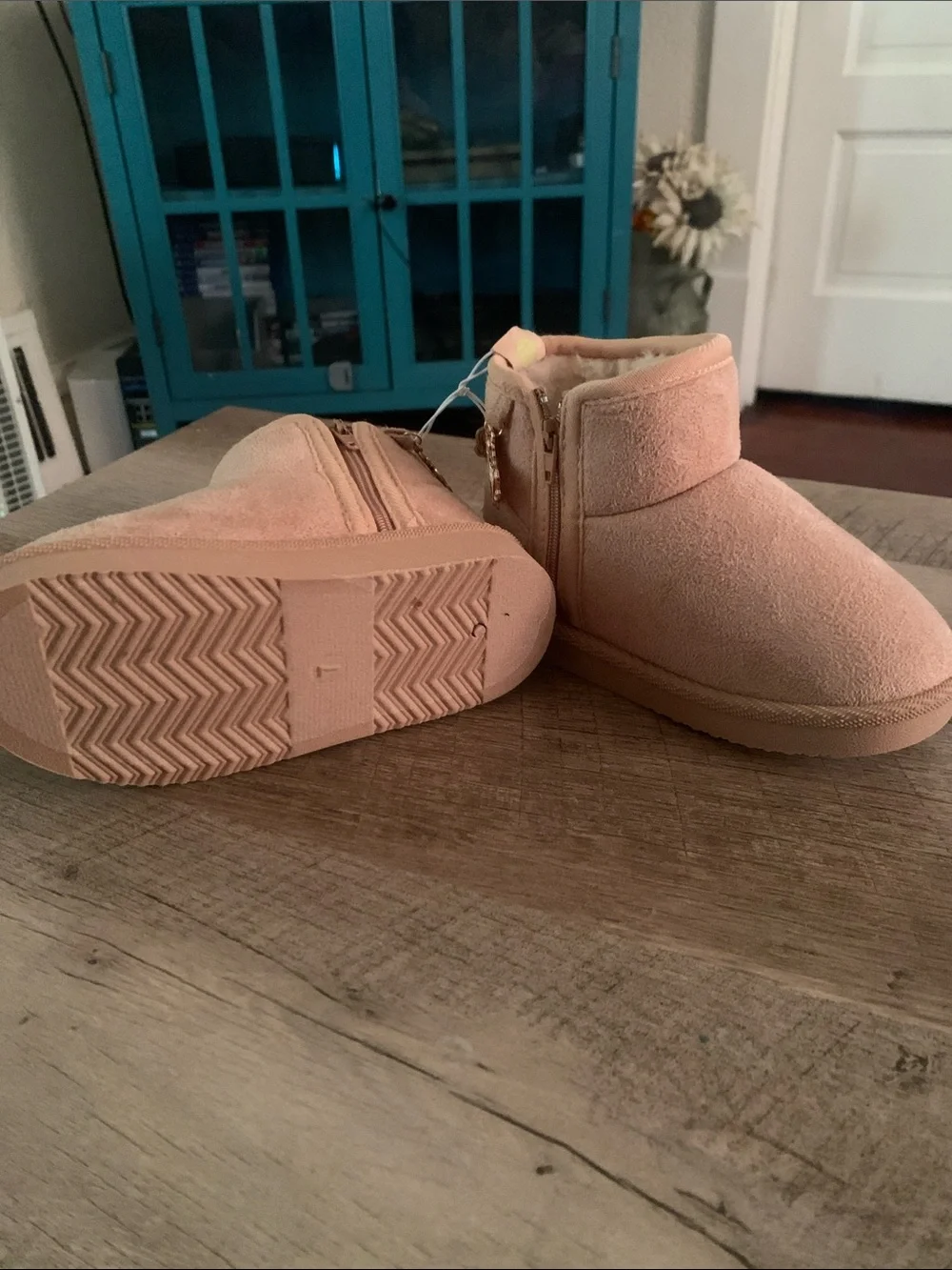 Winter boots w/unicorn charms and side zipper- toddler sz7